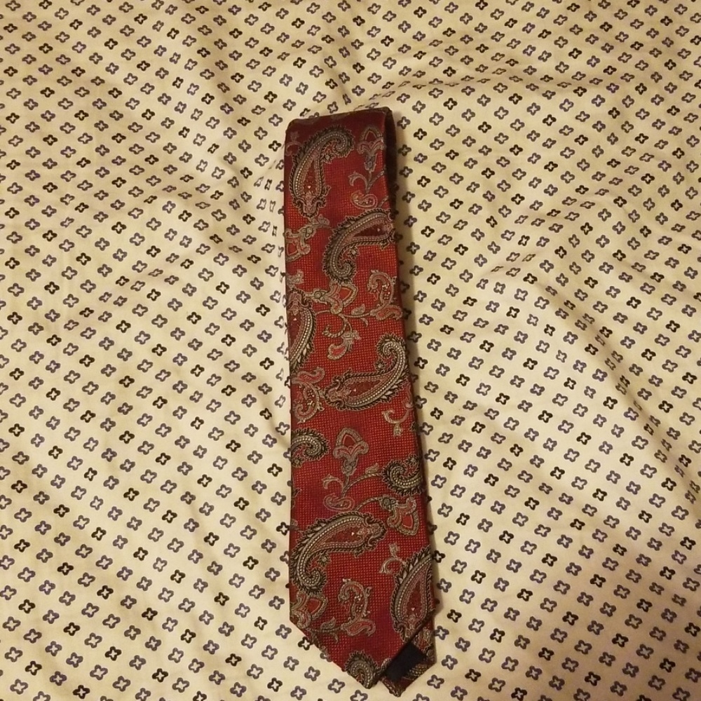 Paul Fredrick Xl red paisley Tie